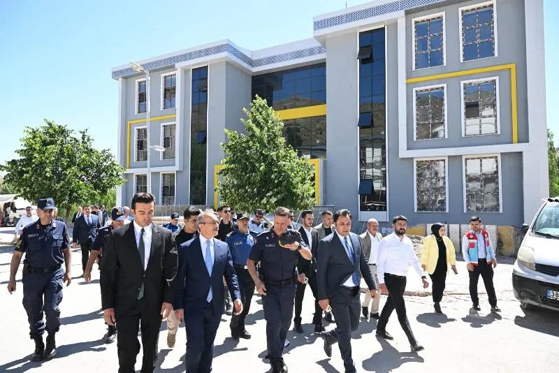 Vali Seddar Yavuz Kuluncak İlçesinde İncelemelerde Bulundu