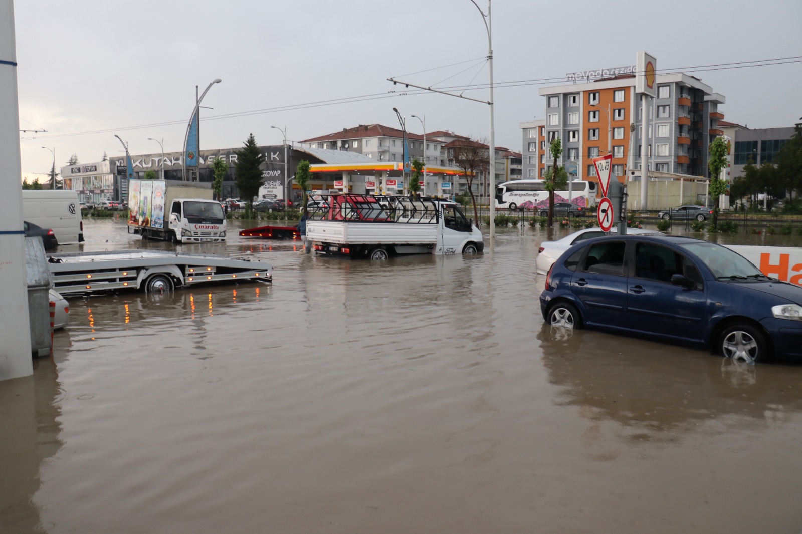Alt Yapı İhmal Edildi, Şehir Bedelini Ödüyor