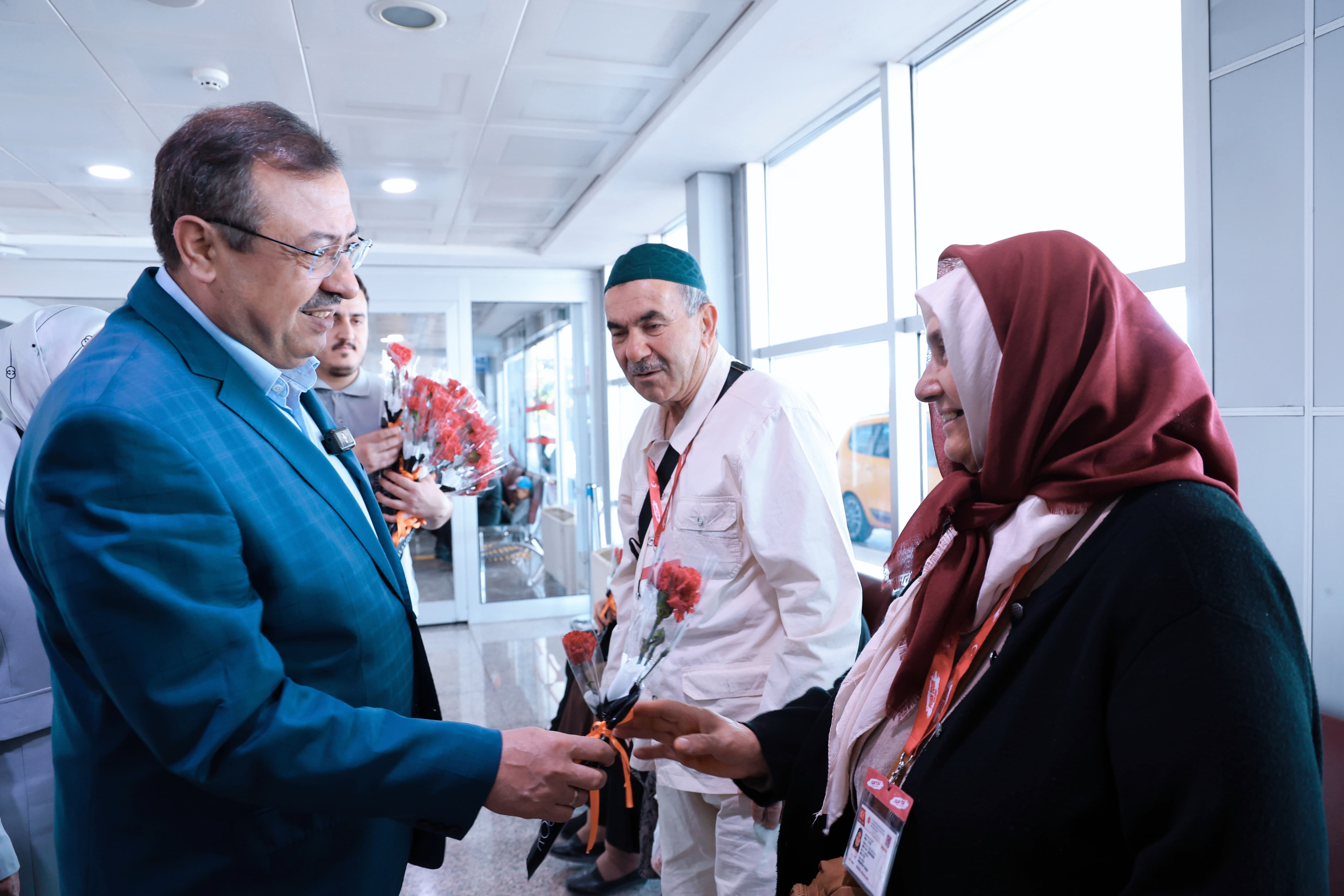 Başkan Ali Bakan’dan Hacı Adaylarına Anlamlı Uğurlama