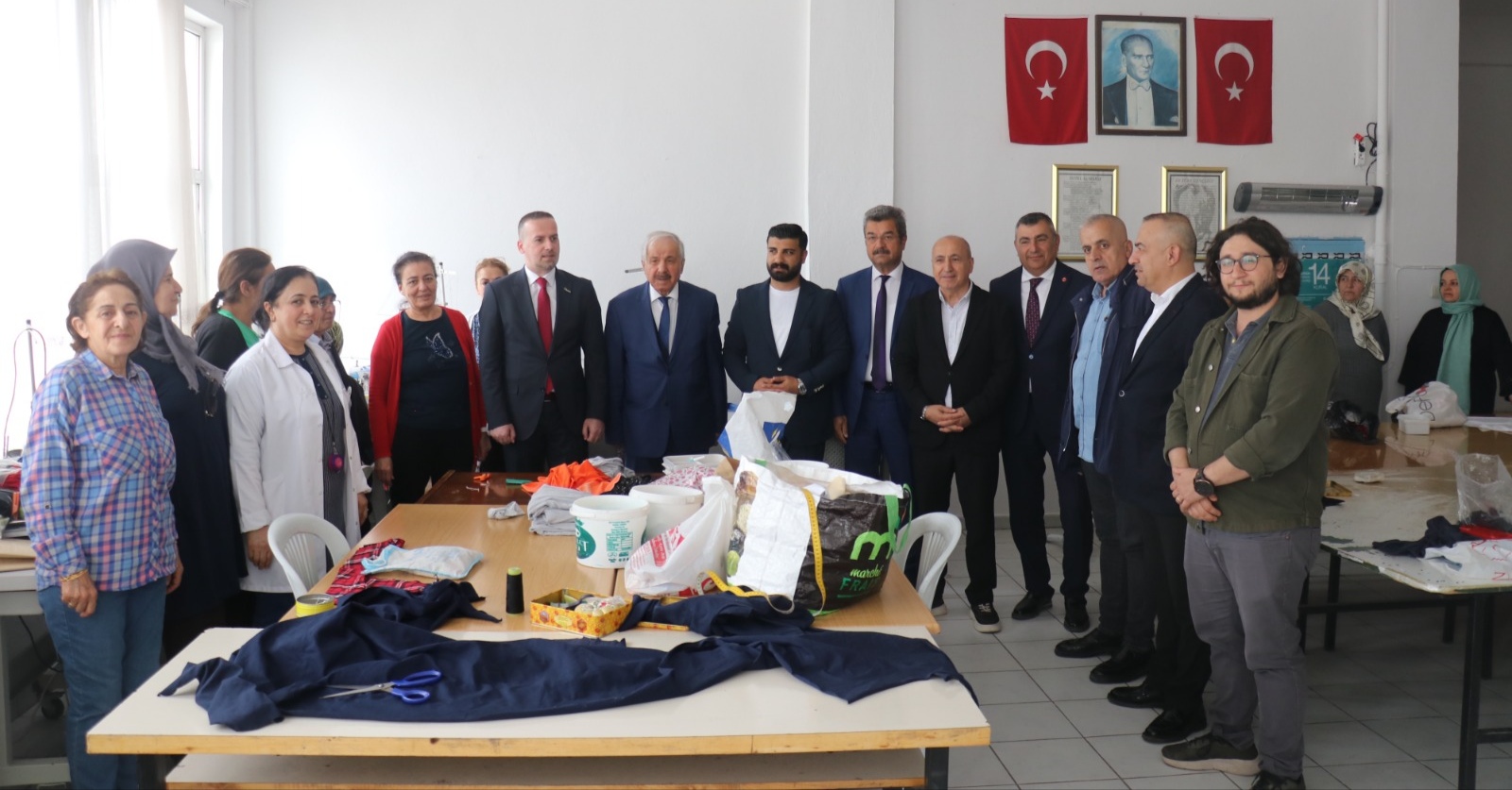 BAŞKAN KARADEMİR:"DİLİ, DİNİ, RENGİ NE OLURSA OLSUN İYİLER İYİDİR."