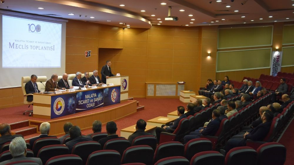 Başkan Sadıkoğlu: “Kişisel rantları uğruna Malatya’yı borç batağına sürüklediler”