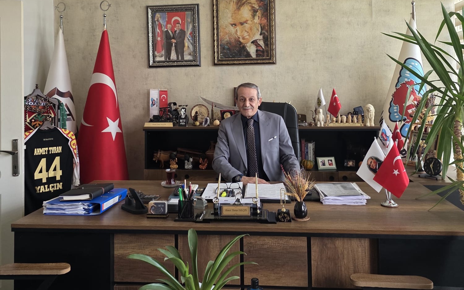 Başkan Yalçın : "Annelerimiz Sadece Ailemizin Değil, Milli Geleceğimizin de Mimarıdır"