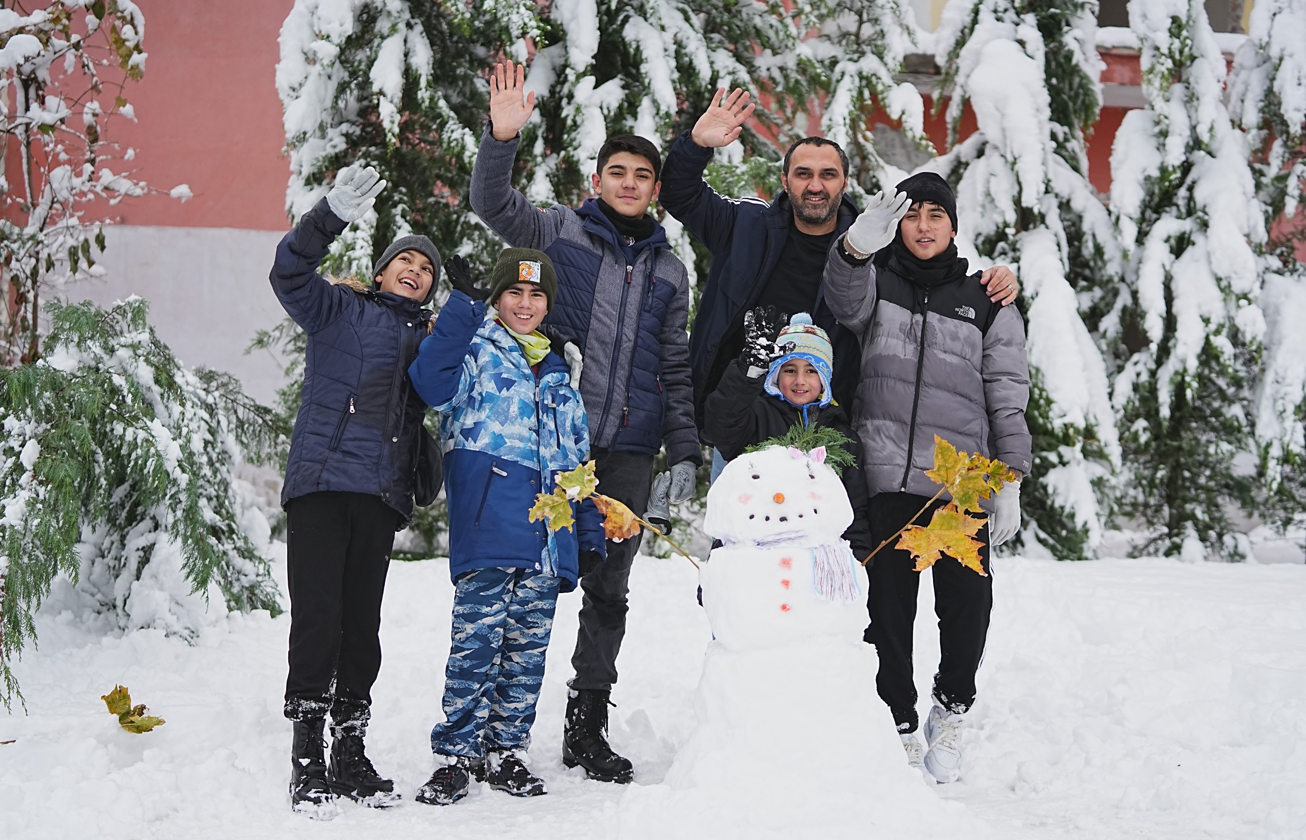 Çocuklar kar tatilinin tadını çıkarıyor