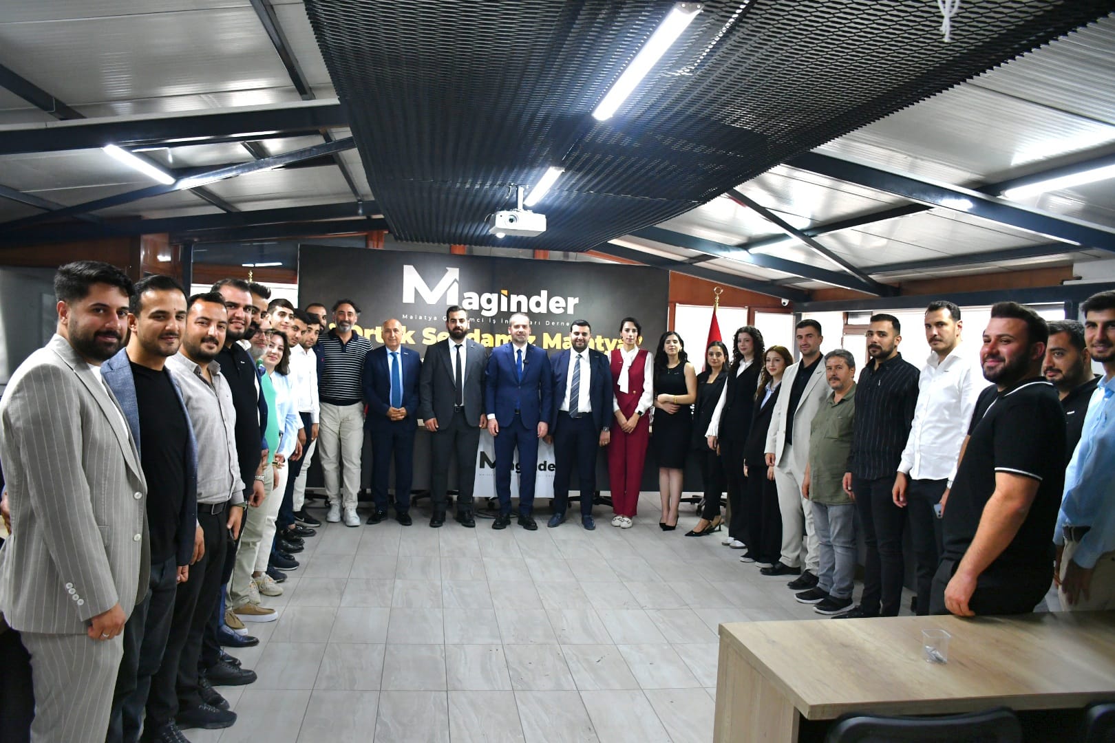 Genç Maginder’de Bayrak Değişimi Yaşandı