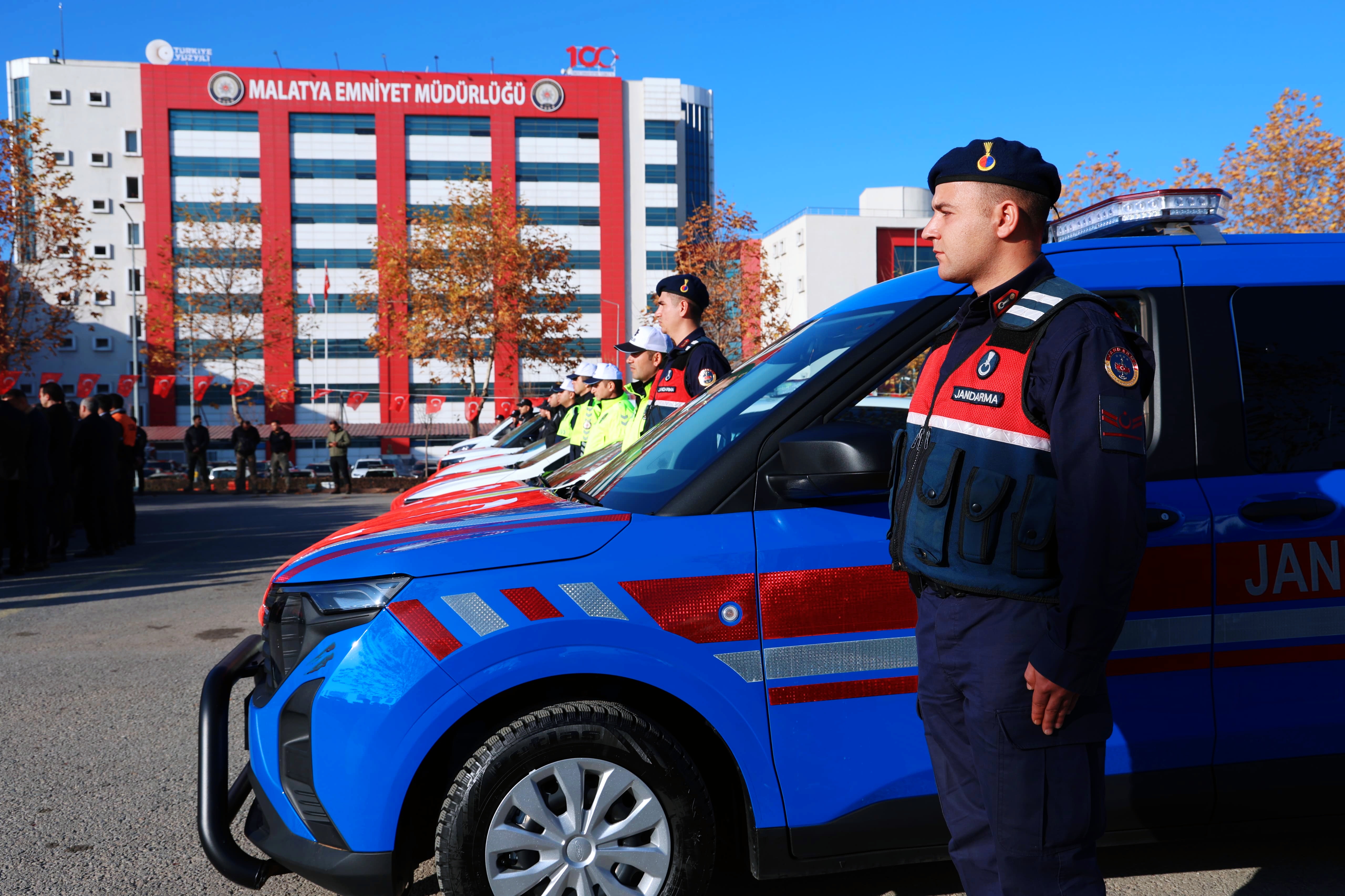 Emniyet ve Jandarma Filosu 67 Yeni Araçla Güçlendi