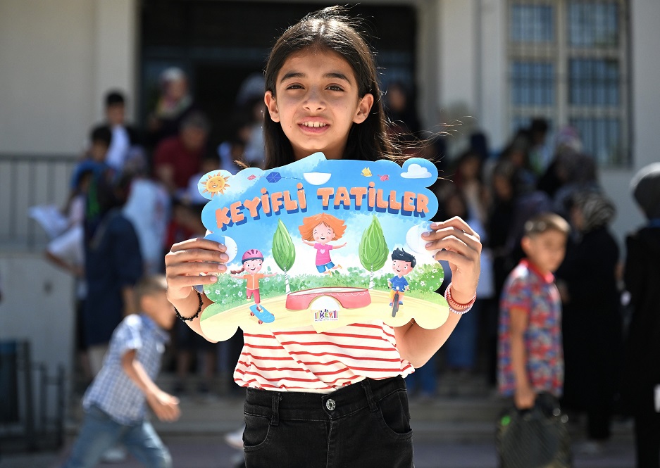 Malatya İle Birlikte 81 İlde 20 Milyon Öğrenci Karnesini Aldı