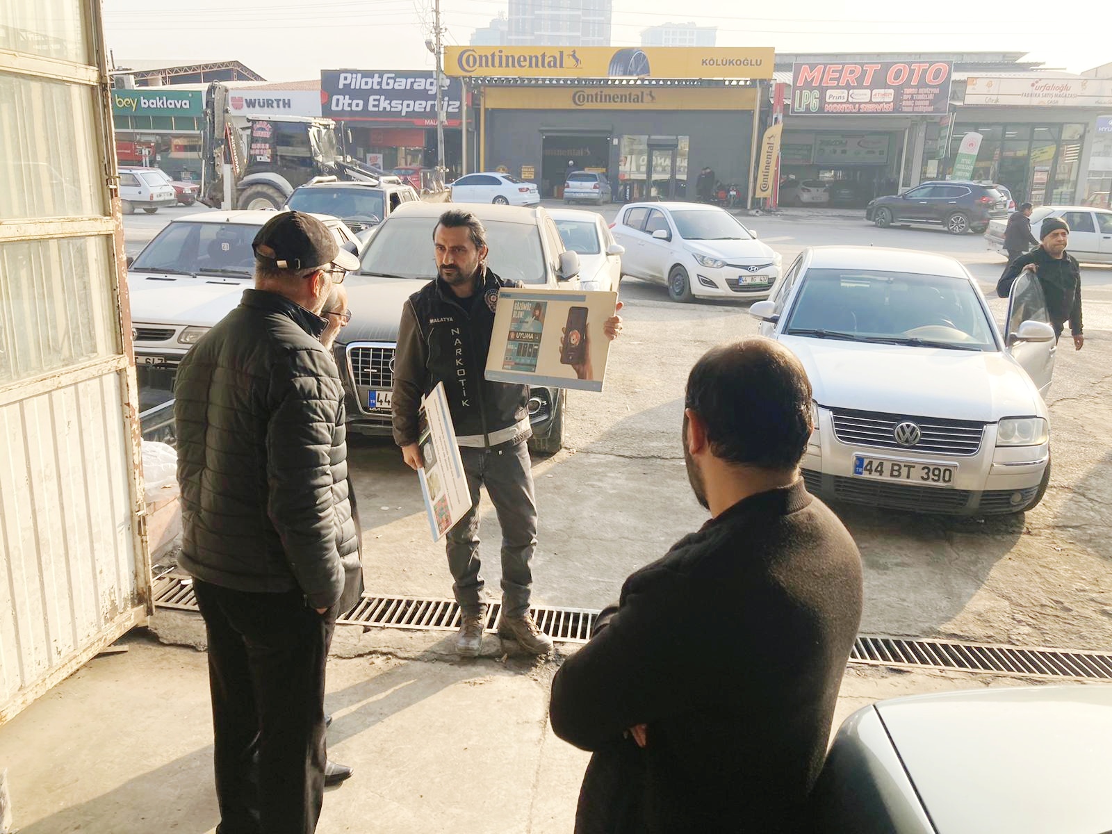 Narkotik Ekiplerinden Şehir Genelinde Uyuşturucuya Karşı Farkındalık Seferberliği