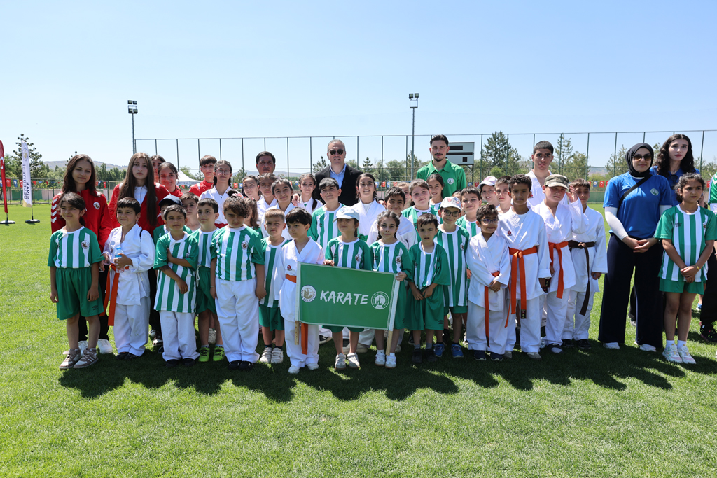 Sivas'ta Yaz Spor Okulları Coşkuyla Başladı