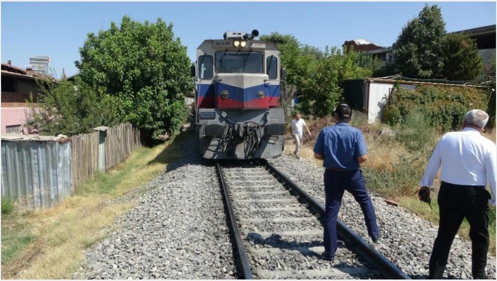 Tren'in Çarptığı Şahıs Hayatını Kaybetti