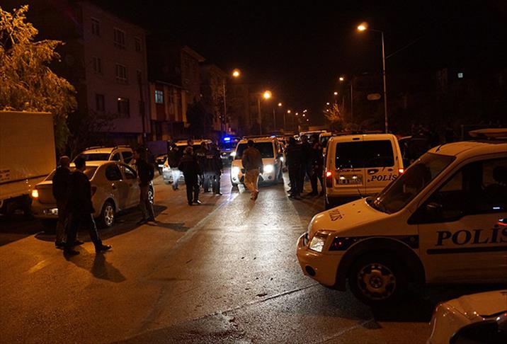 Yeşilyurt’ta Bıçaklı Kavga: 3 Kişi Yaralandı