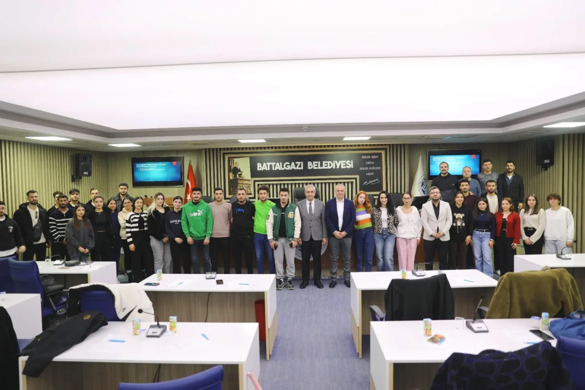 Battalgazi'de Gençlik Çalışmaları Öğrencilerle İstişare Edildi